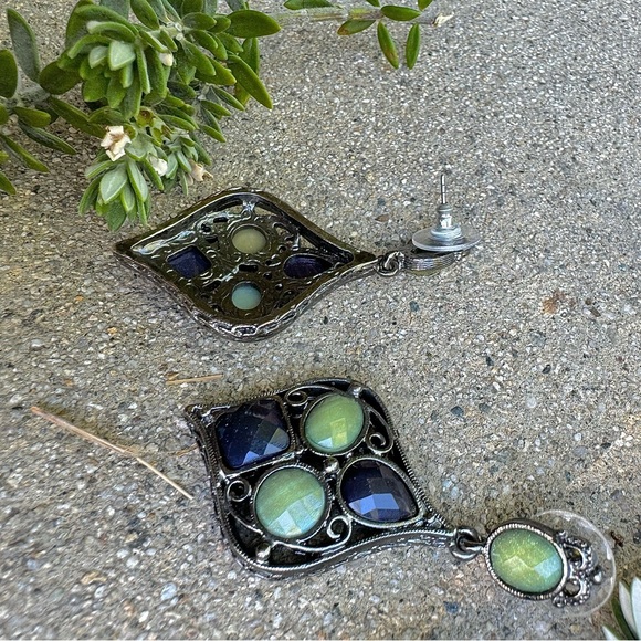 Vintage 🖤 Gothic Victorian Dangle Drop Earrings Black Green Baroque Cabochon - Picture 5 of 5